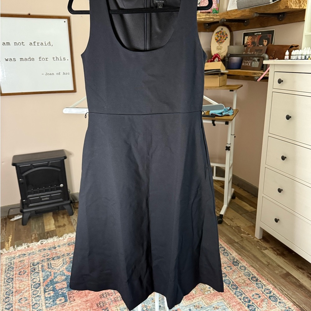 Elegant Ann Taylor  Black Sleeveless Dress with Pockets